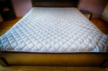 Husa saltea matlasata ultrasonic cu elastic, culoare alba, dimensiune  160x200, 180x 200