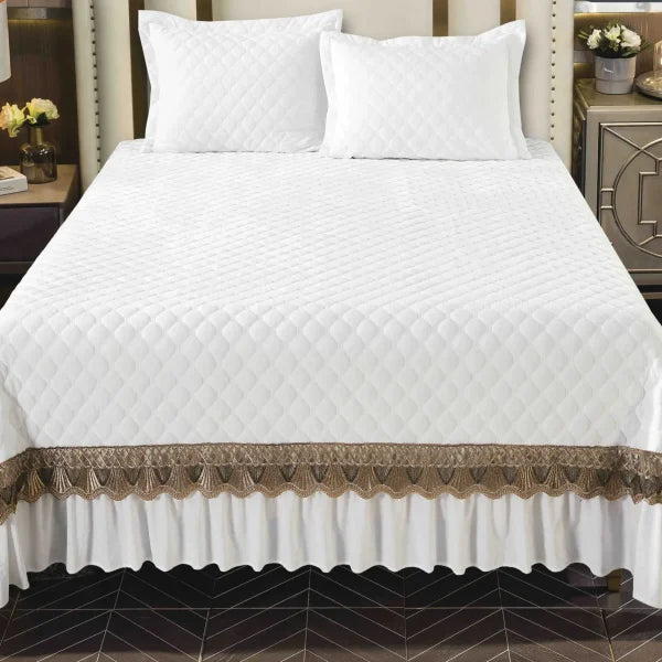 Cuvertura pat din catifea brodată, dimensiunea 230x250 cm, cu fete de perna