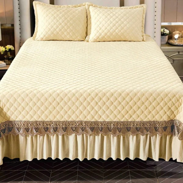 Cuvertura pat din catifea brodată, dimensiunea 230x250 cm, cu fete de perna