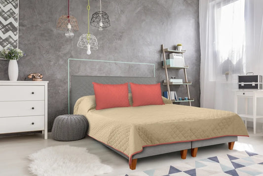 Cuvertura matlasata din microfibra,cu 2 fete Coral/Vanila, dimensiune 210x220cm
