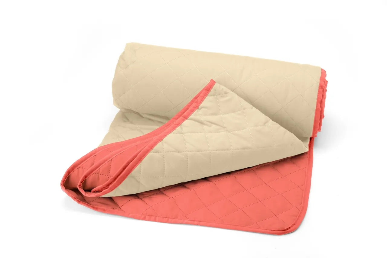 Cuvertura matlasata din microfibra,cu 2 fete Coral/Vanila, dimensiune 210x220cm
