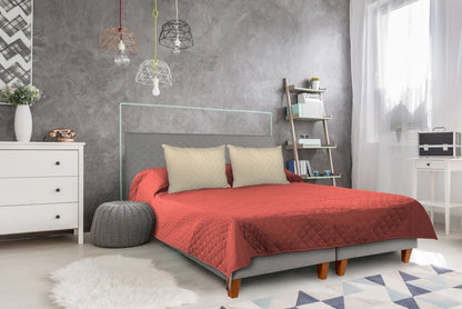 Cuvertura matlasata din microfibra,cu 2 fete Coral/Vanila, dimensiune 210x220cm