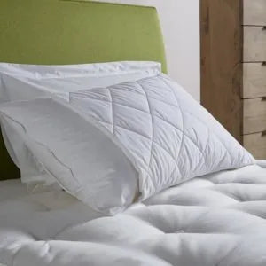 Protectie perna matlasata cu fermoar, dimensiune 50x70 cm